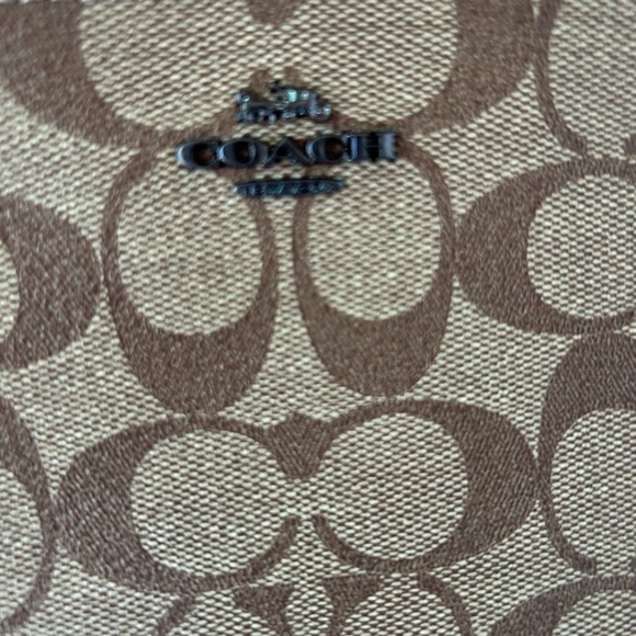 Coach NWT Wristlet Signature Print With Yellow LeatherStrap and zipper - Picture 9 of 10